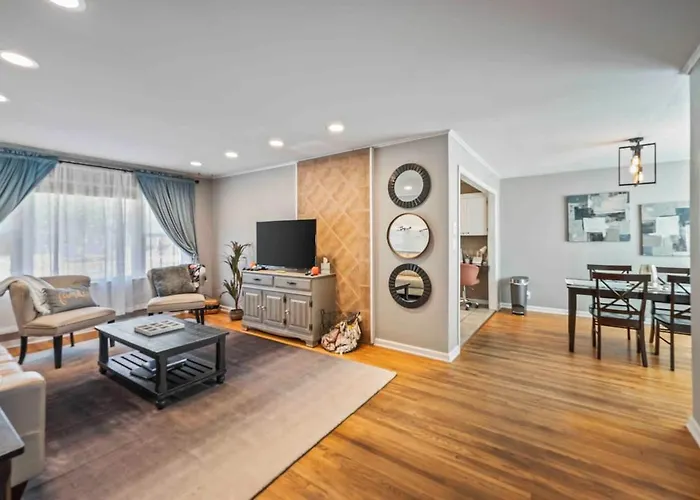 Your Modern & Cozy Haven In The Heart Of Holiday home *