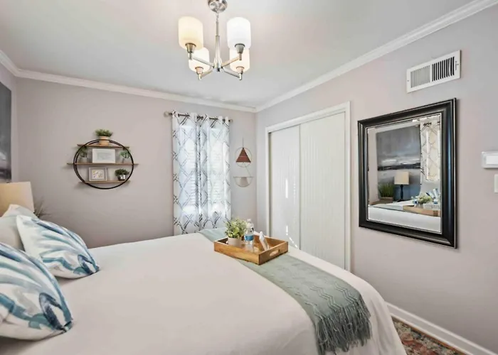 Holiday home Your Modern & Cozy Haven In The Heart Of